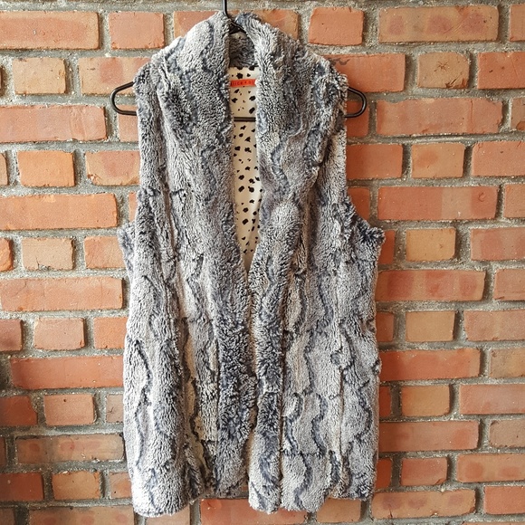 Alice + Olivia Jackets & Blazers - Alice + Olivia Faux fur vest